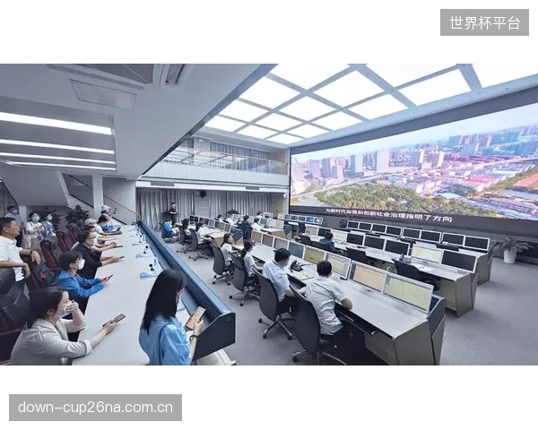 设备商、品牌与代工厂的隔阂:各自为战的压紧力闭环调节研发,正在制造新的技术壁垒 设备商、品牌与代工厂的隔阂:各自为战的压紧力闭环调节研发,正在制造新的技术壁垒